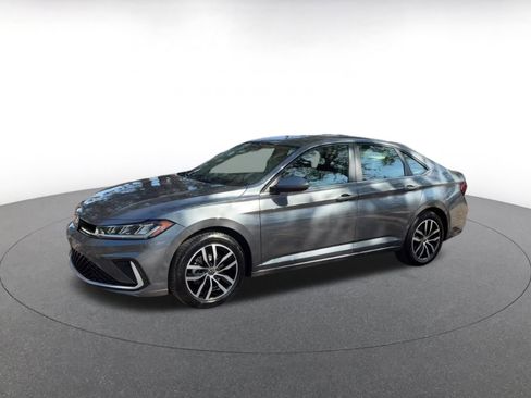 Used 2025 Volkswagen Jetta SE image 8