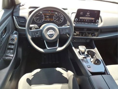 Used 2024 Nissan Rogue S FWD image 17