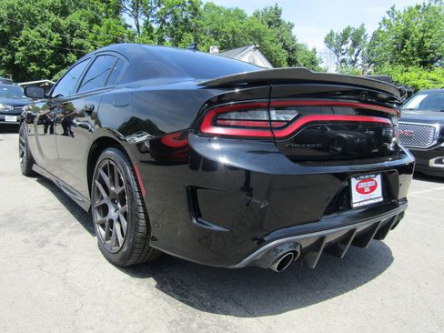 Used 2019 Dodge Charger Scat Pack RWD image 5