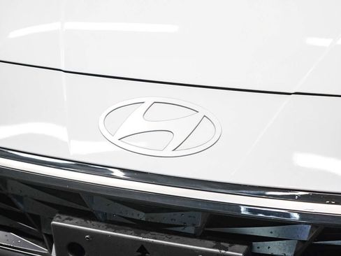 Used 2025 Hyundai Elantra SEL image 8