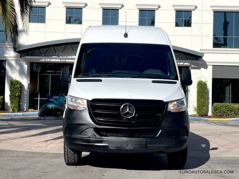 Used 2023 Mercedes-Benz Sprinter 2500 image 3