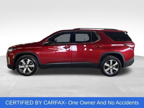 Used 2022 Chevrolet Traverse LT w/ LT Premium Package image 2