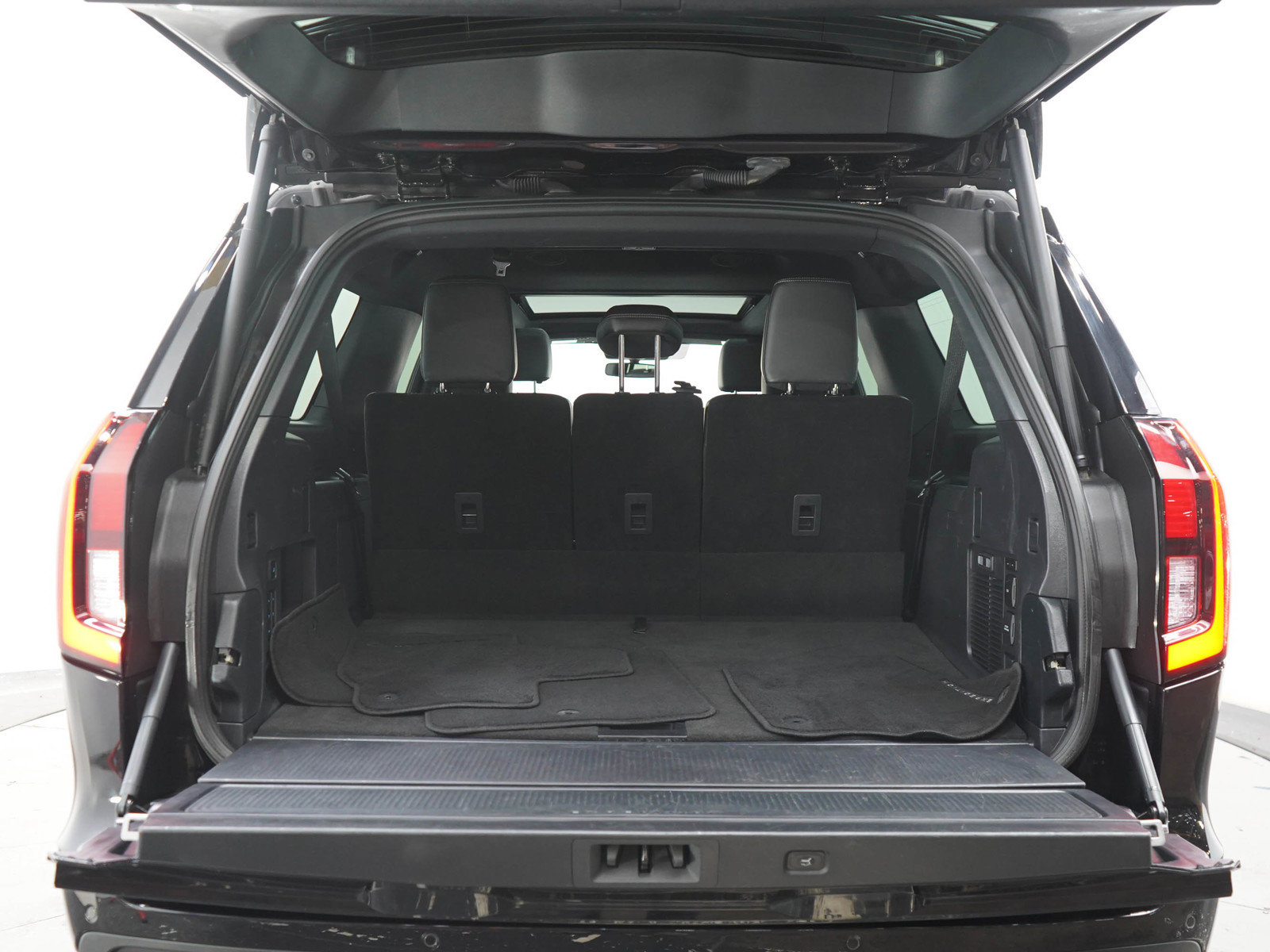 Used 2025 Ford Expedition Max Platinum w/ Stealth Appearance Package AWD/4WD image 18