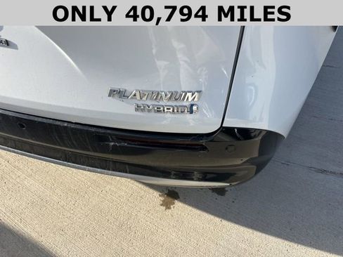 Used 2023 Toyota Sienna Platinum image 4