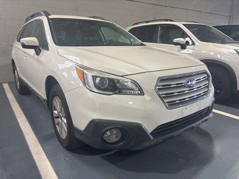 Used 2017 Subaru Outback 2.5i Premium AWD/4WD image 11