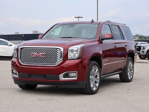 Used 2017 GMC Yukon Denali w/ Open Road Package AWD/4WD image 6
