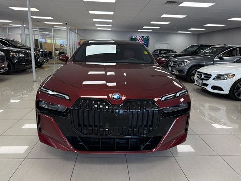 Used 2023 BMW 740i image 5