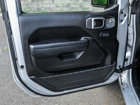 Used 2024 Jeep Wrangler Sport S image 21