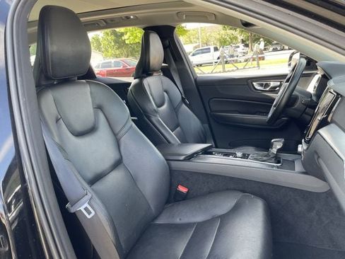 Used 2019 Volvo XC60 T5 Momentum w/ Protection Package Premier FWD image 25