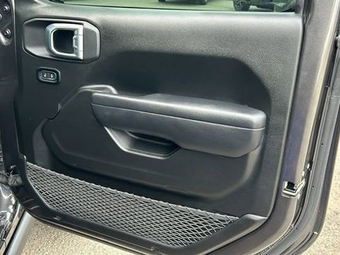 Used 2024 Jeep Gladiator Rubicon image 10