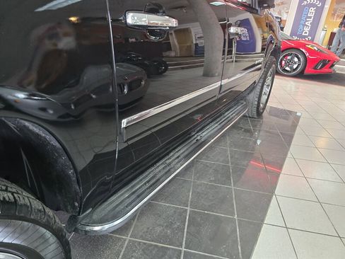 Used 2013 GMC Yukon XL Denali image 34