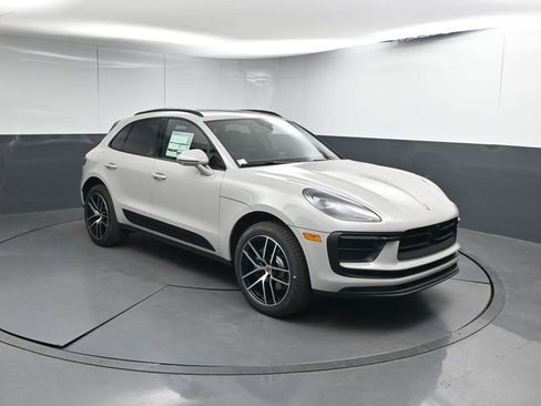 New 2026 Porsche Macan image 26