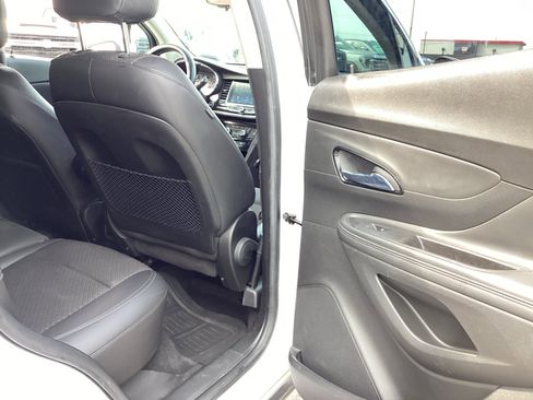Used 2020 Buick Encore Preferred image 32