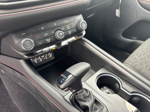 Used 2025 Dodge Durango GT image 27