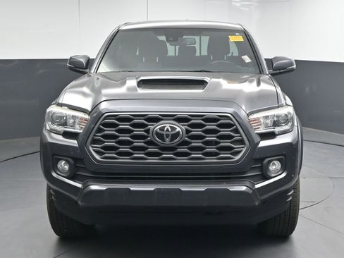 Used 2020 Toyota Tacoma TRD Sport image 2