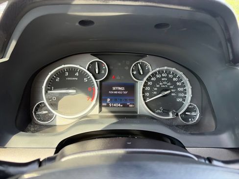 Used 2016 Toyota Tundra SR5 w/ SR5 Upgrade Package RWD image 16