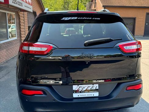 Used 2018 Jeep Cherokee Limited w/ High Altitude Package image 5