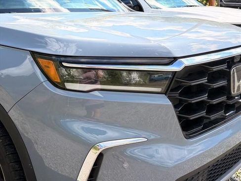 Used 2023 Honda Pilot Elite image 17