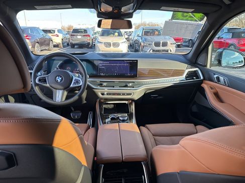 Used 2025 BMW X5 xDrive40i w/ M Sport Package image 18