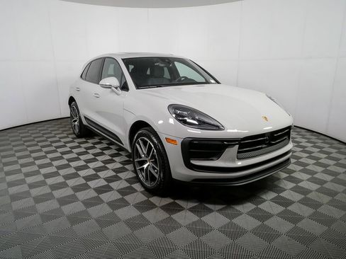 New 2026 Porsche Macan image 1