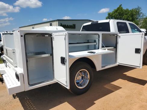 New 2026 RAM 3500 Tradesman w/ Chrome Appearance Group A AWD/4WD image 8