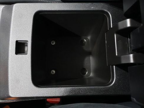 Used 2024 Mitsubishi Outlander SE image 35