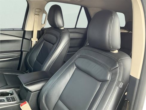 Used 2021 Ford Explorer 2WD image 26