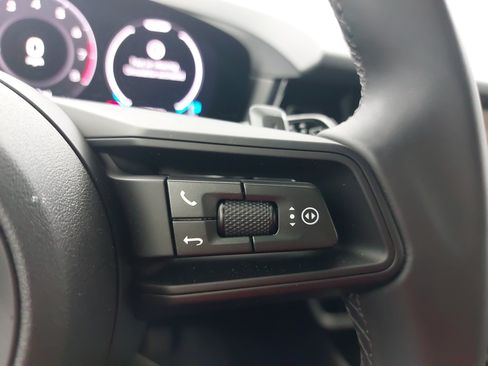Certified 2026 Porsche Cayenne AWD/4WD image 20