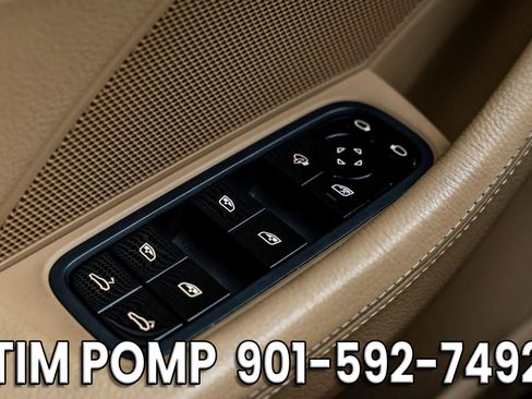 Used 2018 Porsche Panamera 4S image 33