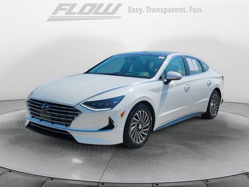 Used 2023 Hyundai Sonata Limited w/ Cargo Package FWD image 4