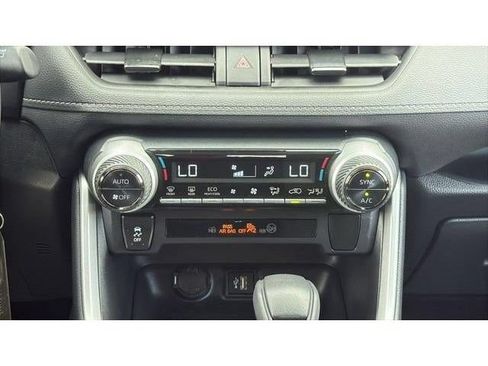 Certified 2025 Toyota RAV4 LE AWD/4WD image 25