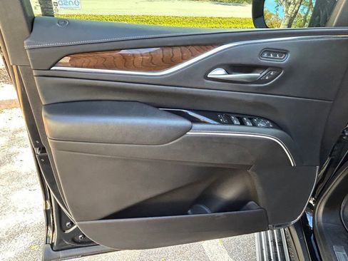 Used 2023 Cadillac Escalade Sport Platinum w/ LPO, ONYX Package image 28