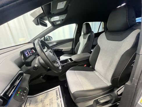 Used 2023 Volkswagen ID.4 Pro image 10