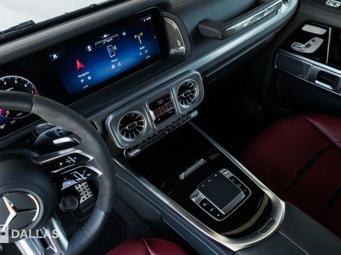 Used 2026 Mercedes-Benz G 63 AMG 4MATIC w/ AMG Performance Package image 26
