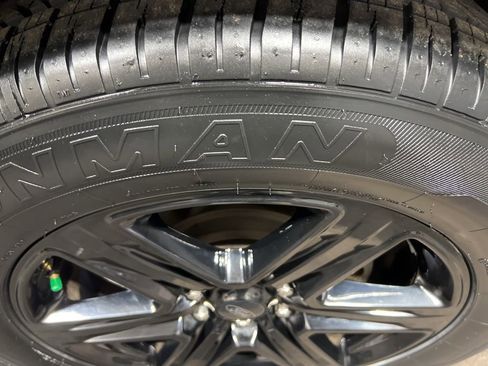 Used 2021 Ford Expedition XLT image 39