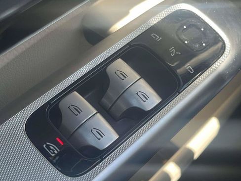 Certified 2023 Mercedes-Benz GLC 300 4MATIC image 33