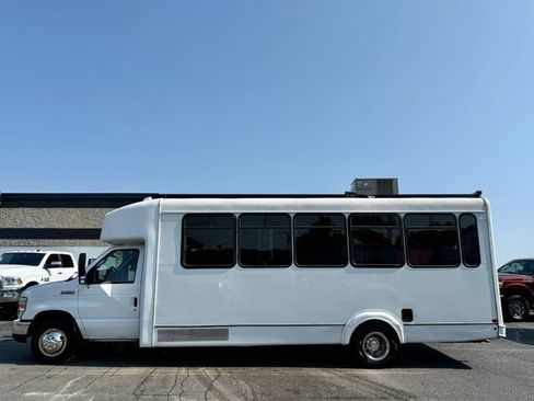 Used 2018 Ford E-450 and Econoline 450 Super Duty w/ Shuttle Bus Prep Package image 7