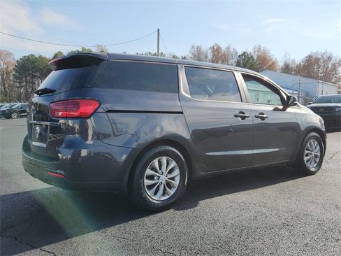 Used 2021 Kia Sedona LX image 3