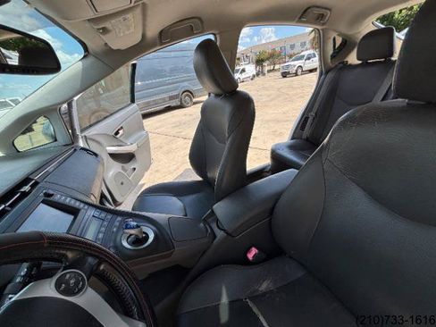 Used 2011 Toyota Prius Four w/ Navigation Pkg FWD image 23