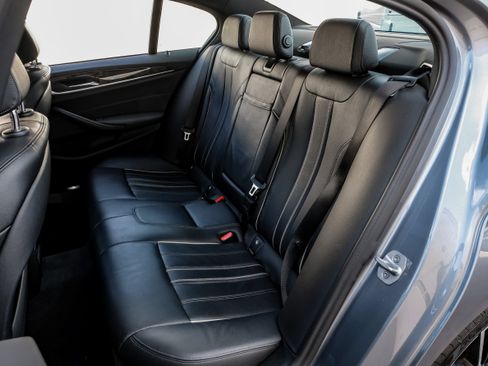 Used 2022 BMW 530e w/ M Sport Package RWD image 35