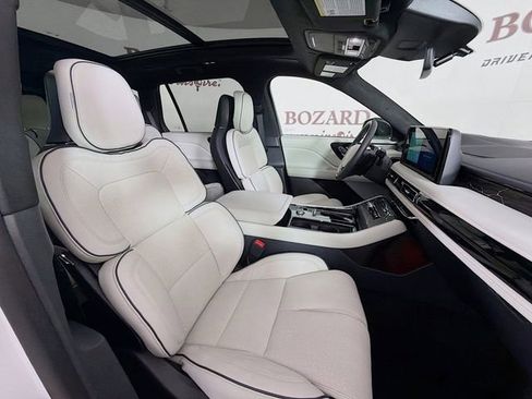 New 2026 Lincoln Aviator Black Label w/ Jet Appearance Package AWD/4WD image 33