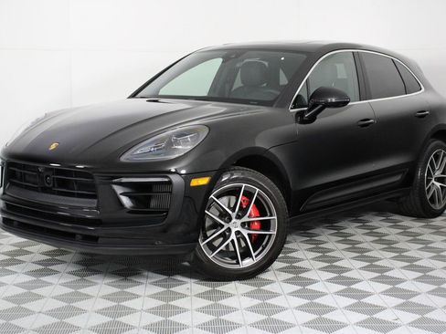 Certified 2025 Porsche Macan S image 1