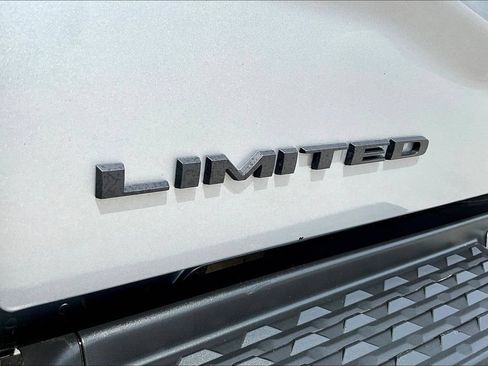 Used 2024 RAM 3500 Limited AWD/4WD image 34