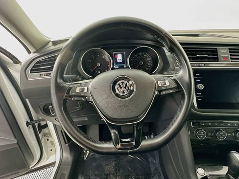 Used 2018 Volkswagen Tiguan SE AWD/4WD image 17