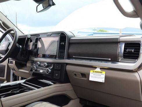 Used 2025 Ford F350 Platinum w/ Platinum Plus Package AWD/4WD image 38