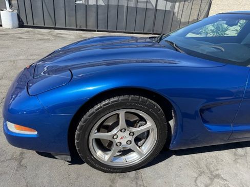 Used 2002 Chevrolet Corvette Coupe w/ Preferred Equipment Group2 RWD image 16