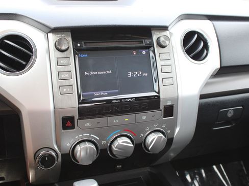 Used 2018 Toyota Tundra SR5 w/ SR5 Upgrade Package AWD/4WD image 14