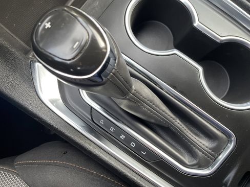 Used 2019 Chevrolet Traverse LT image 14