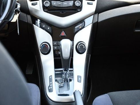 Used 2014 Chevrolet Cruze LT FWD image 25