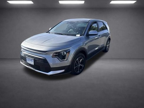 Used 2025 Kia Niro LX FWD image 31